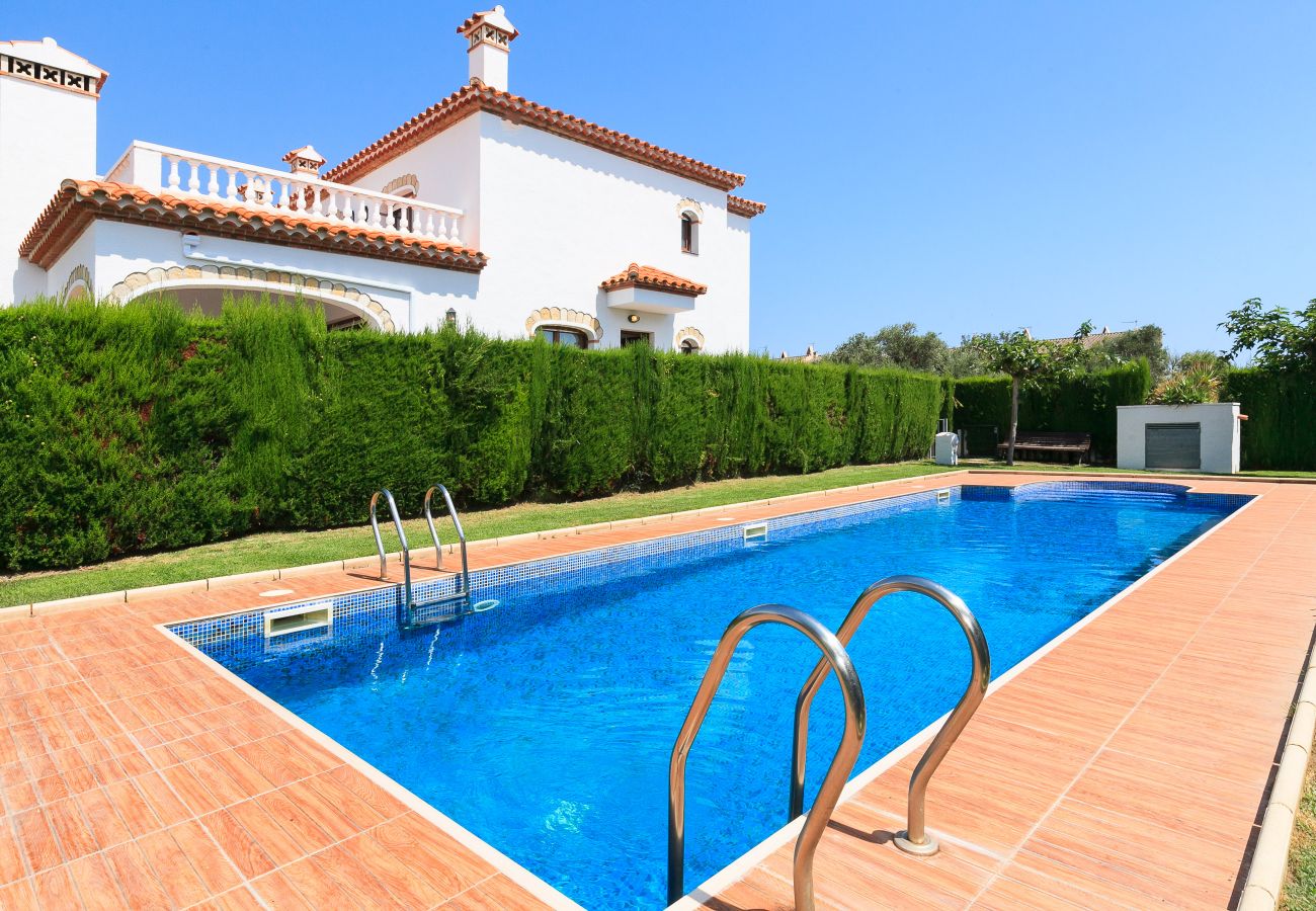 Дом на Миами Плайя - M308-115 UHC MAGRANERS FAMILY COMPLEX