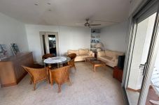 Апартаменты на Камбрильс - C204-080 UHC VILLAMAR
